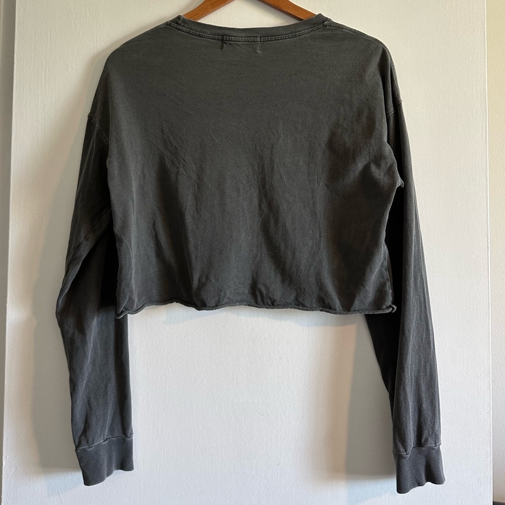 SoulCycle Cycling Gray Cropped Crew Long Sleeve Tee Size Small/Medium EUC - Picture 3 of 4